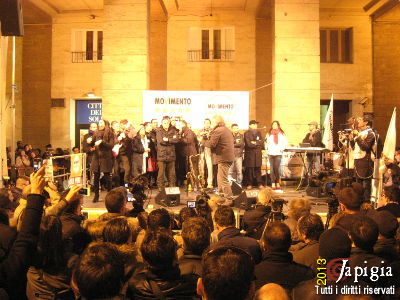 sintesi dello tsunami tour di grillo a lecce
