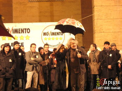 sintesi dello tsunami tour di grillo a lecce